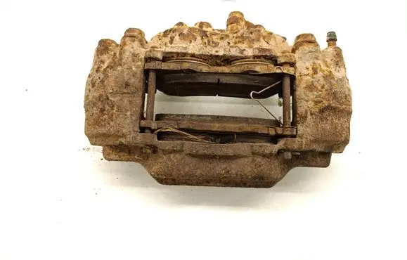 Mitsubishi Pajero Front brake caliper