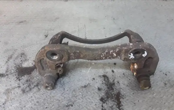 Chevrolet Captiva Front Brake Caliper Pad/Carrier 