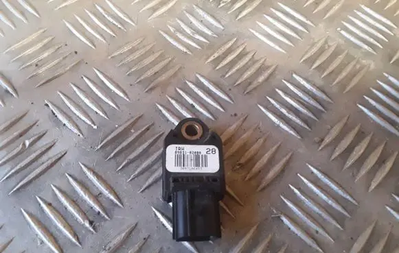 Toyota Auris 150 Airbag deployment crash/impact sensor 8983102080
