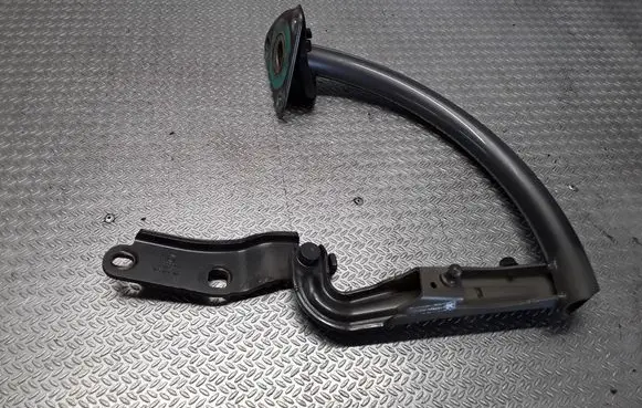 Volkswagen PASSAT B6 Tailgate/trunk/boot hinge 3C5827302