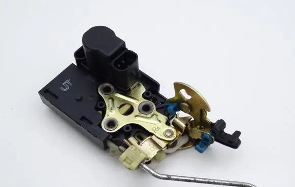 Chevrolet Rezzo Rear door lock 