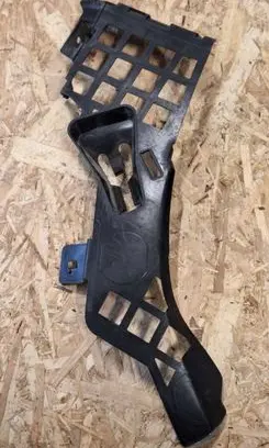 Mercedes-Benz CLA C117 X117 W117 Front bumper mounting bracket A1178856400
