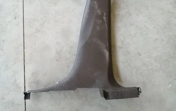 Buick Encore I (B) pillar trim (bottom)