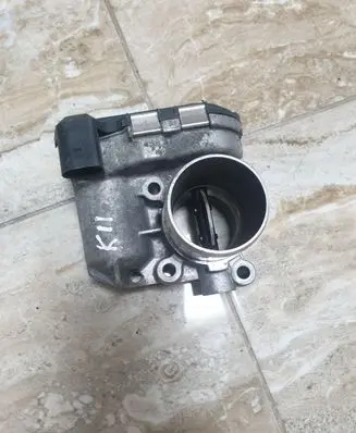 Renault Megane II Throttle valve 8200330810E H820330812