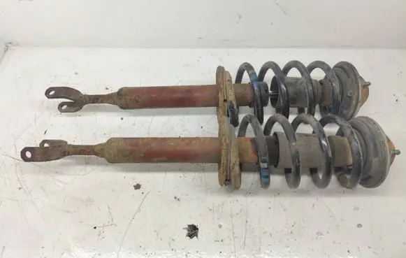 Volkswagen PASSAT B5.5 Front shock absorber/damper 3B0413031R