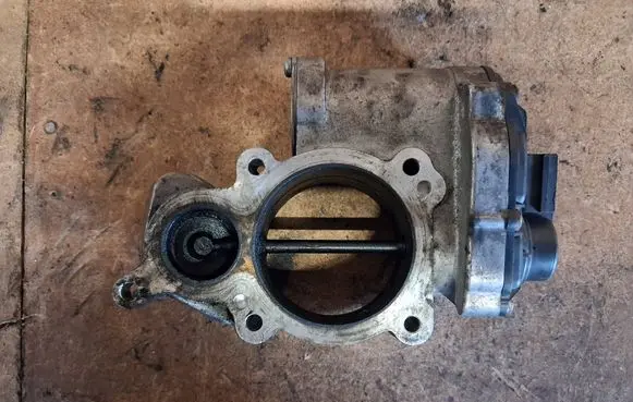 Audi A4 S4 B6 8E 8H EGR valve 06D131503C