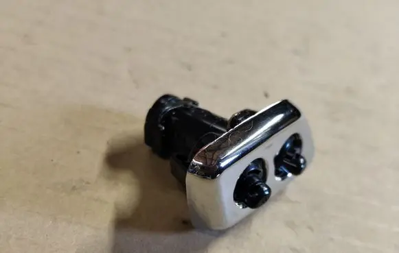 Chrysler 300 - 300C Headlight washer spray nozzle 