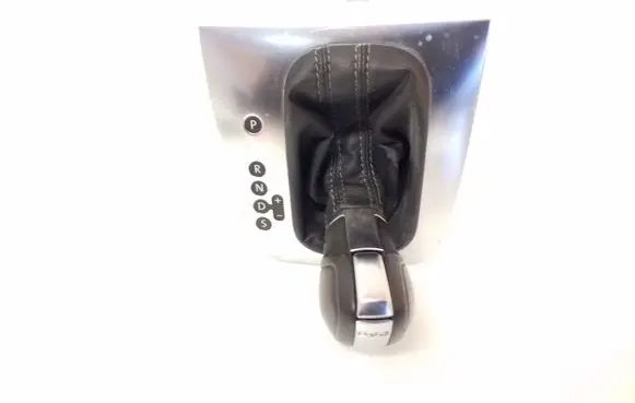 Volkswagen Jetta VI Gear lever shifter trim leather/knob 5C7713203D