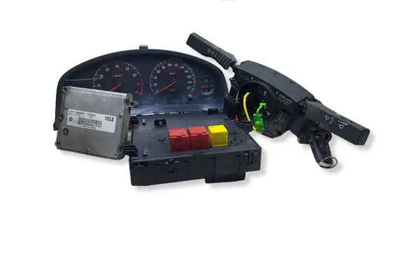 Opel Vectra C Engine control unit/module 12571664AVKASACJ 12571664AV