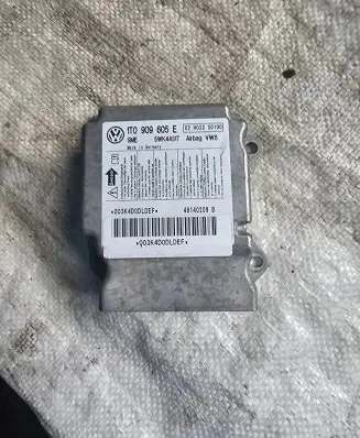 Volkswagen Touran II Airbag control unit/module 1T0909605E 46140209B 5WK44517