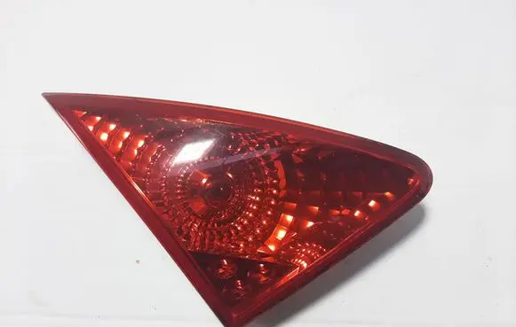 Tailgate rear/tail lights