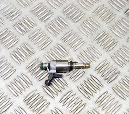 Volkswagen Golf VII Fuel injector 06L906036K