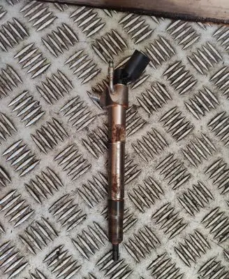 KIA Sportage Fuel injector 338002U000