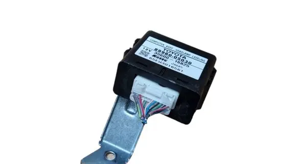 Toyota Avensis T250 Light module LCM 8996005030 3560016825 65EU3016561