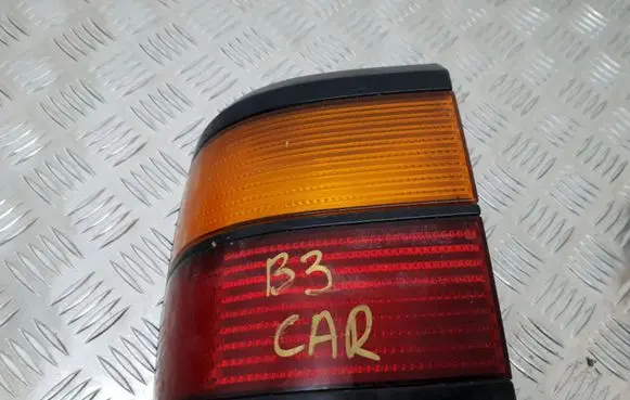 Volkswagen PASSAT B3 Rear/tail lights 333945111