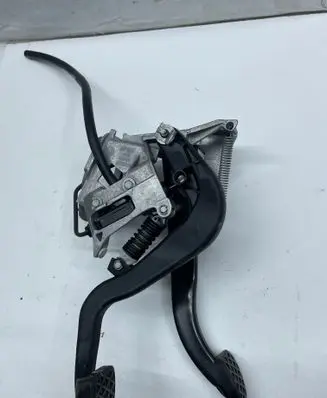 BMW 1 F20 F21 Clutch pedal 6878291 AIS19CU3