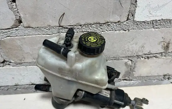 Mercedes-Benz E W211 Master brake cylinder A2114300302