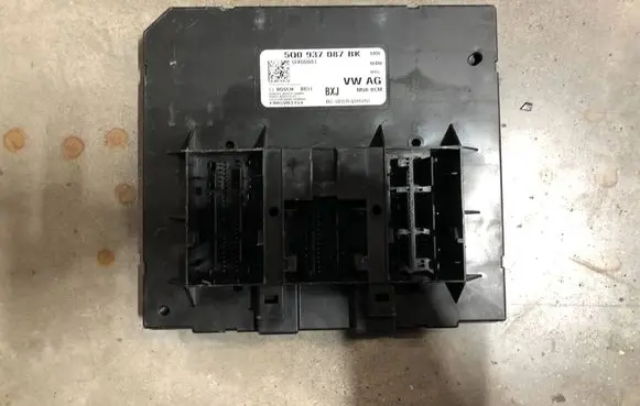 Volkswagen Golf VII Central body control module 5Q0937087BK