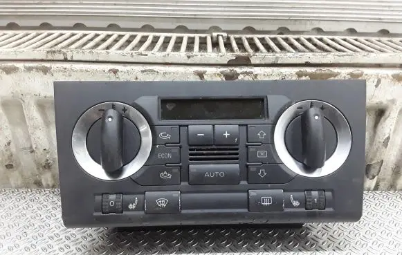 Audi A3 S3 8P Climate control unit 8P0820043E