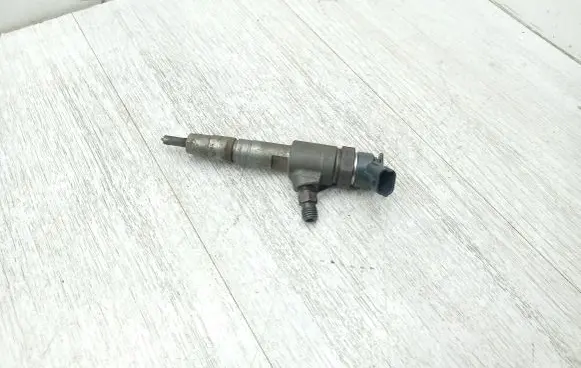 Peugeot 208 Fuel injector 0445110339