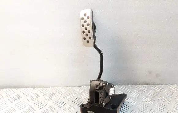 Opel Tigra B Accelerator throttle pedal 55351467