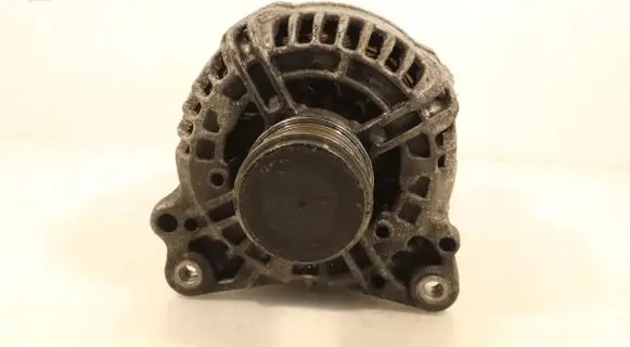 Skoda Octavia Mk2 (1Z) Generator/alternator 038903024F
