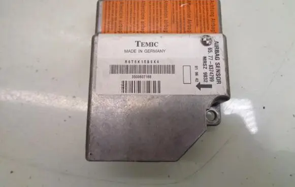 BMW 5 E39 Airbag control unit/module 8374799