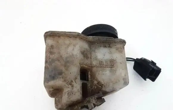 Brake fluid reservoir