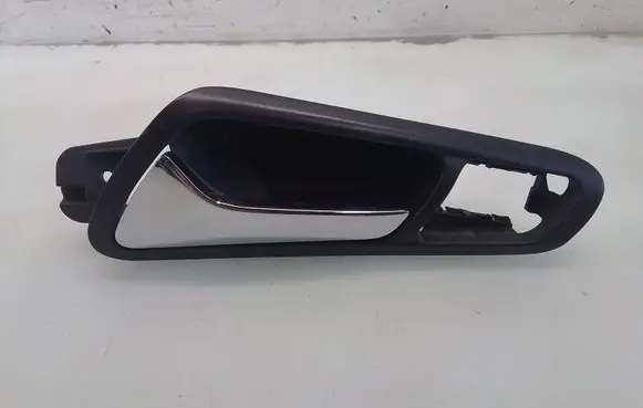Volkswagen PASSAT B6 Front door interior handle