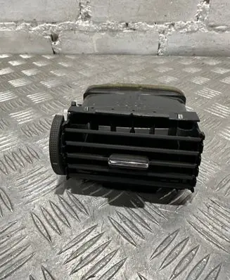Toyota Avensis T250 Dashboard side air vent grill/cover trim TSM5512G