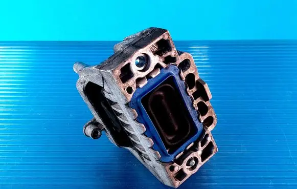 Audi A3 S3 A3 Sportback 8P Engine mount bracket 1K0199262
