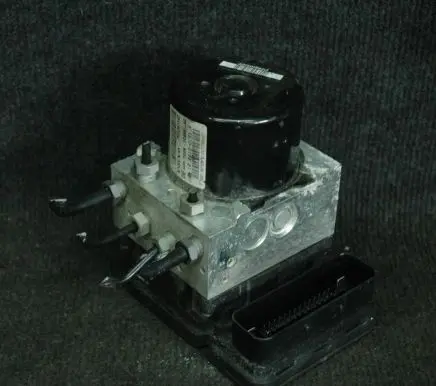 Volvo V70 ABS Pump 31261142