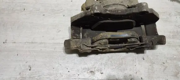 Volvo V40 Front brake caliper