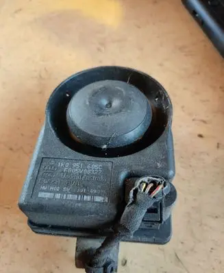 Audi A6 S6 C6 4F Alarm system siren 1K0951605C
