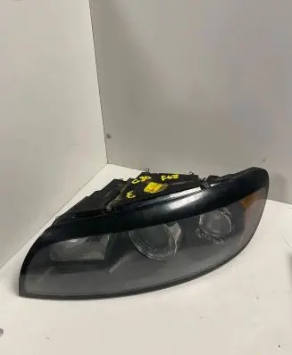 Volvo C30 Headlight/headlamp 31214537
