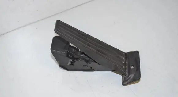 BMW 2 Active Tourer U06 Accelerator throttle pedal 6889818 35406889818 5A47456