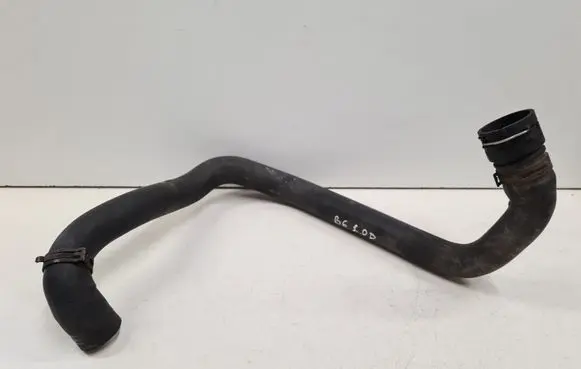 Volkswagen PASSAT B6 Engine coolant pipe/hose
