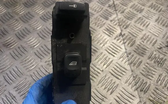Volvo S80 Electric window control switch 30679287