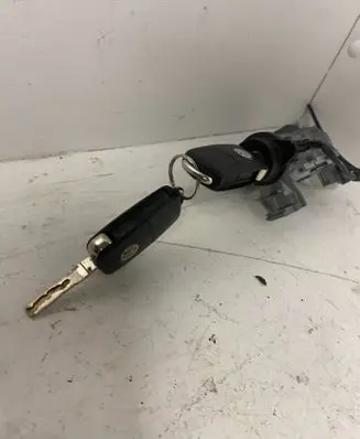 Volkswagen Golf V Ignition lock 1K0905851B