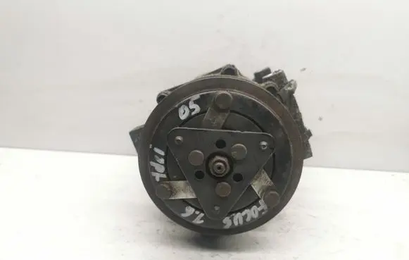 Ford Focus Air conditioning (A/C) compressor (pump) SD7V16