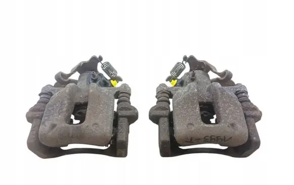 Toyota Auris E180 Front brake caliper