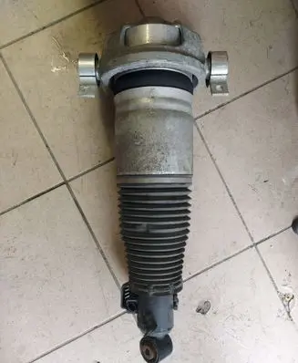 Audi Q7 4L Rear shock absorber with coil spring 7L8616020F