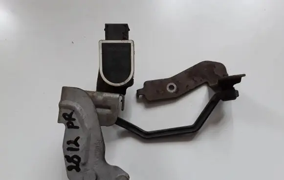 Volvo V40 Air suspension front height level sensor 31258179