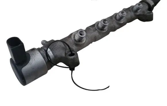 Skoda Octavia Mk3 (5E) Fuel main line pipe 04L130089F