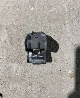 Opel Insignia A Radiator mount bracket 13239137