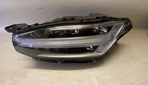 Volvo XC90 Headlight/headlamp 32342482