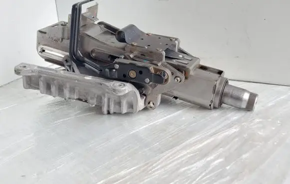 Steering wheel axle set
