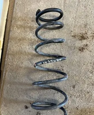 Toyota Avensis T220 Rear coil spring