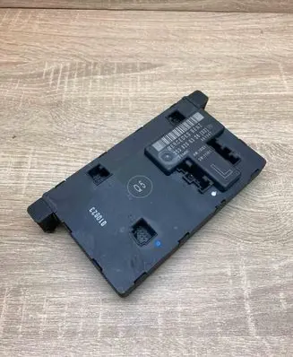 Mercedes-Benz C W203 Door control unit/module 2038206326 351307