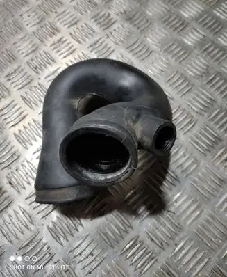 Audi 80 90 S2 B4 Turbo air intake inlet pipe/hose 028129627D